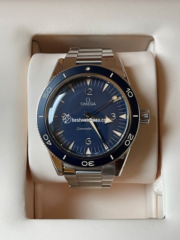 IMG_9081 Omega Seamaster 300 Mens watch Unisex Automatic Steel 234.30.41.21.03.001 Replica 5