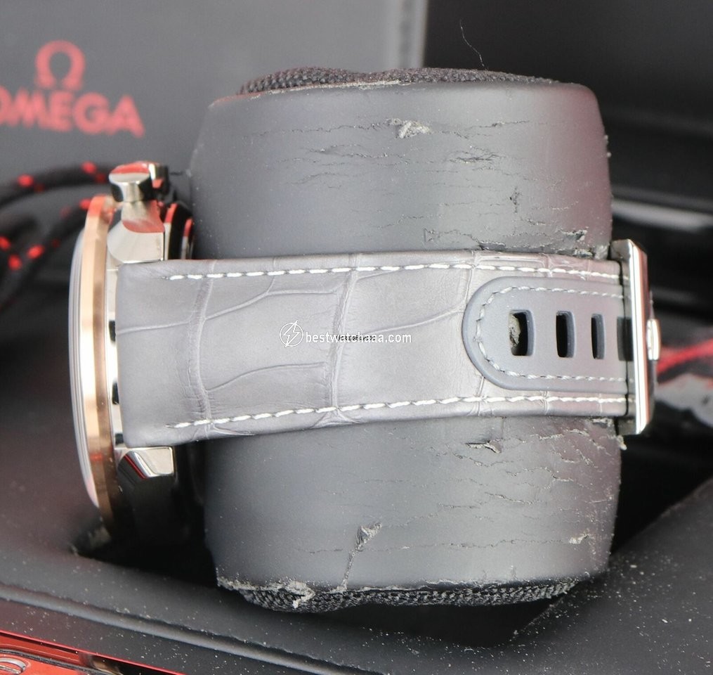 IMG_9081 Omega Speedmaster Professional Moonwatch Mens watch Unisex Automatic Ceramic 311.63.44.51.99.002 Replica 5