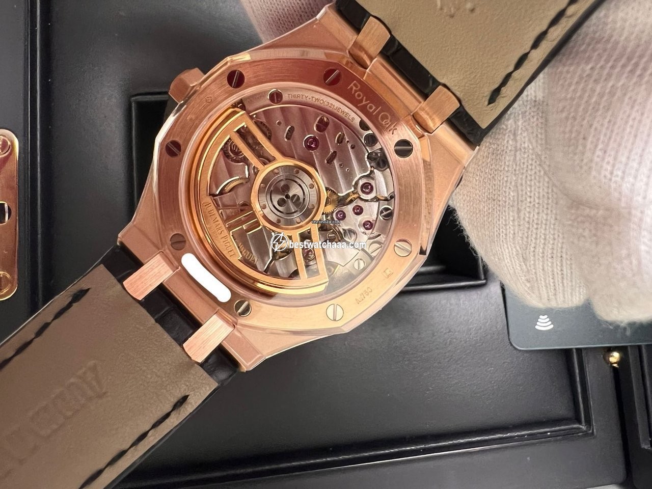 IMG_9081 Audemars Piguet Royal Oak Mens watch Unisex Automatic Rose gold 15500OR.OO.D002CR.01 Replica 6