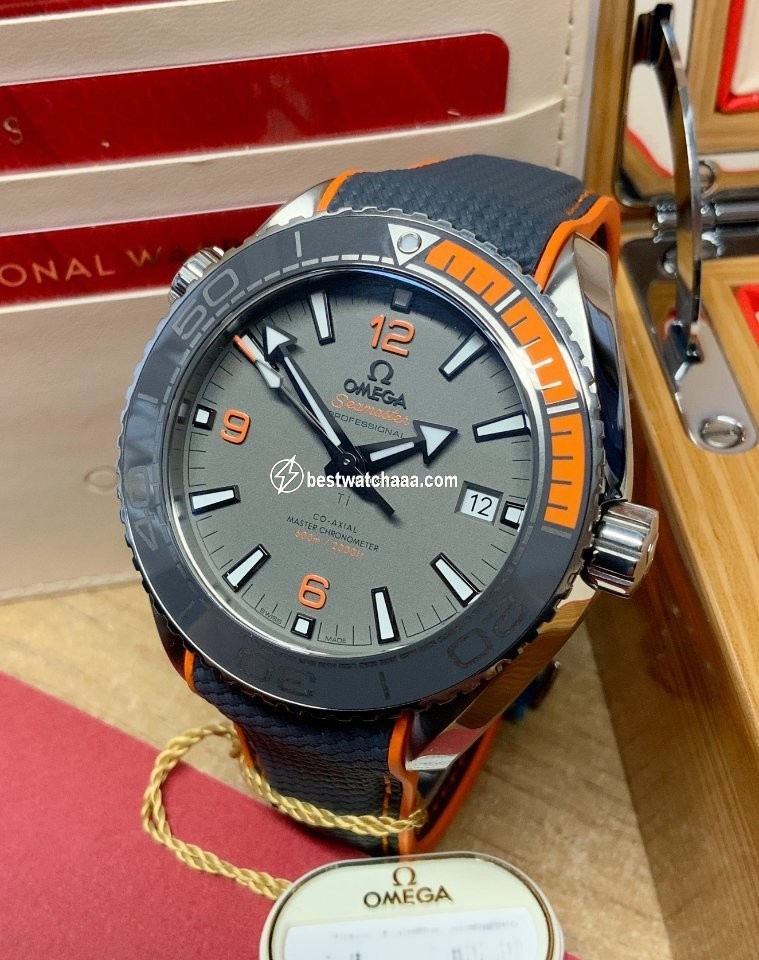 IMG_9081 Omega Seamaster Planet Ocean Mens watch Unisex Automatic Titanium 215.92.44.21.99.001 Replica 6