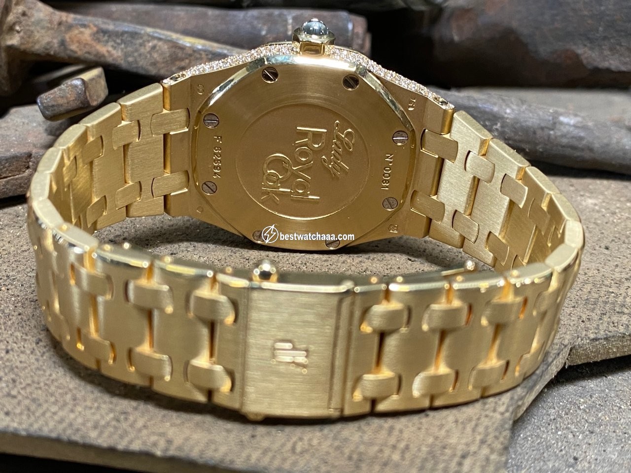IMG_9081 Audemars Piguet Royal Oak Lady Womens watch Quartz Yellow gold 67605BA.ZZ.D080SU.01 Replica 6