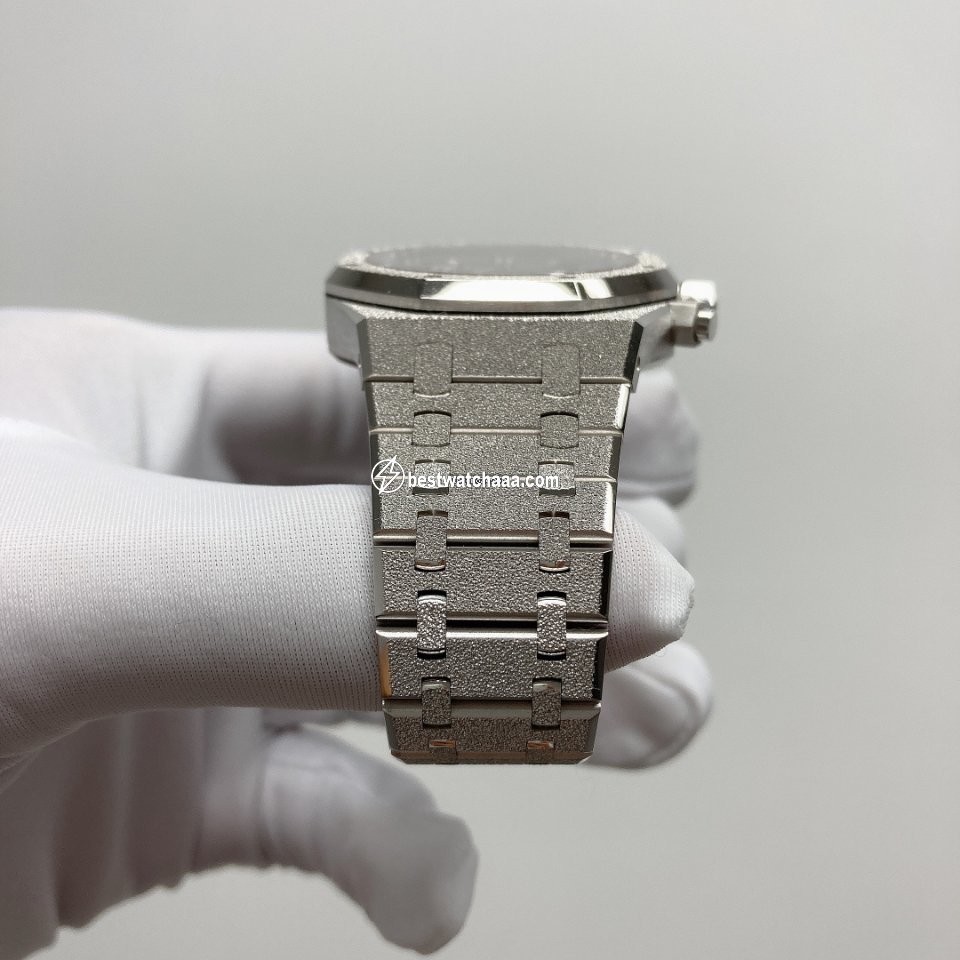 IMG_9081 Audemars Piguet Royal Oak Chronograph Mens watch Unisex Automatic White gold 26331BC.GG.1224BC.03 Replica 6