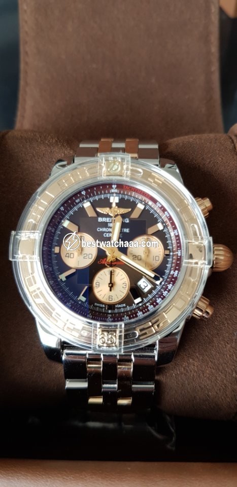 IMG_9081 Breitling Chronomat 44 Automatic Gold Steel CB011012 Q576 Replica 6