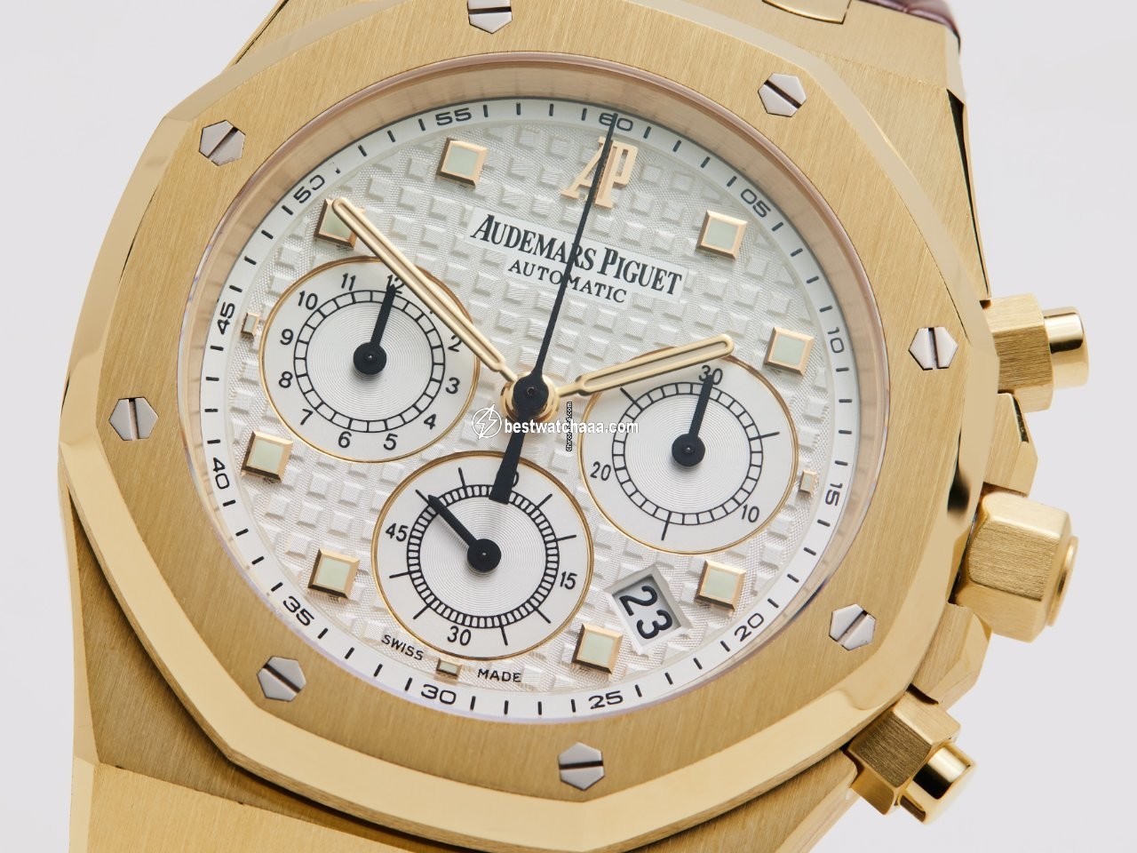 IMG_9081 Audemars Piguet Royal Oak Chronograph Mens watch Unisex Automatic Yellow gold 26022BA.OO.D088CR.01 Replica 6