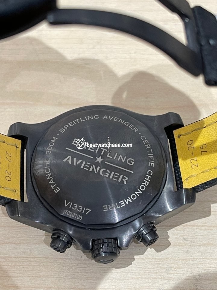 IMG_9081 Breitling Avenger Mens watch Unisex Automatic Titanium V13317101B1X2 Replica 6