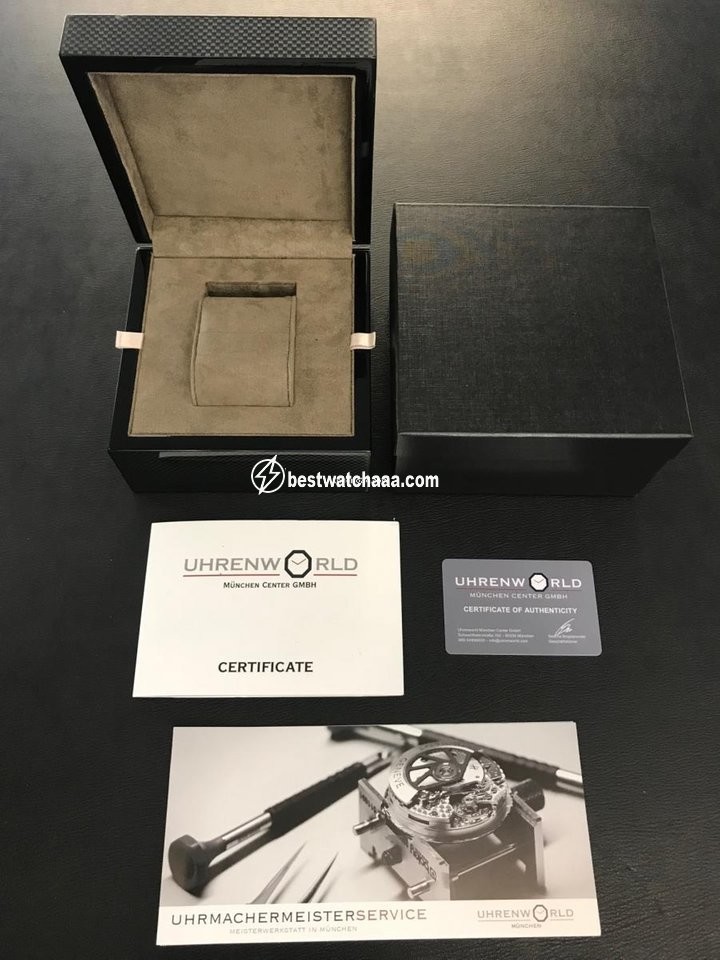 IMG_9081 Vacheron Constantin Overseas Quartz Steel 16050 Replica 6