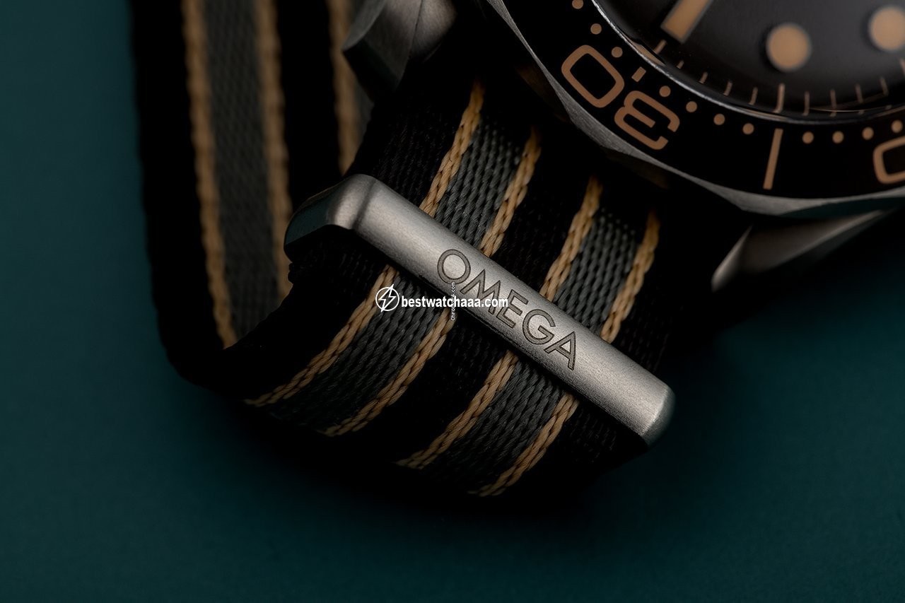 IMG_9081 Omega Seamaster Diver 300 M Automatic Titanium 210.92.42.20.01.001 Replica 6