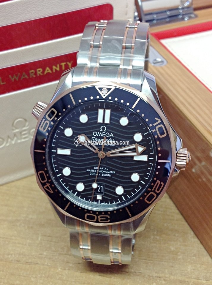 IMG_9081 Omega Seamaster Diver 300 M Mens watch Unisex Automatic Gold Steel 210.20.42.20.01.001 Replica 7