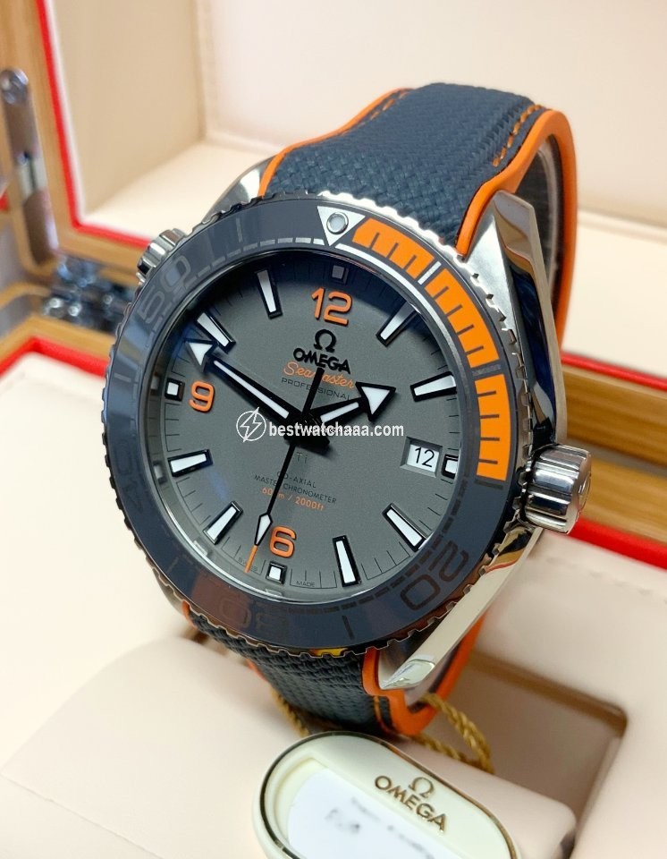 IMG_9081 Omega Seamaster Planet Ocean Mens watch Unisex Automatic Titanium 215.92.44.21.99.001 Replica 7