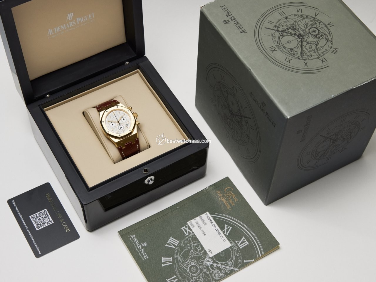 IMG_9081 Audemars Piguet Royal Oak Chronograph Mens watch Unisex Automatic Yellow gold 26022BA.OO.D088CR.01 Replica 7