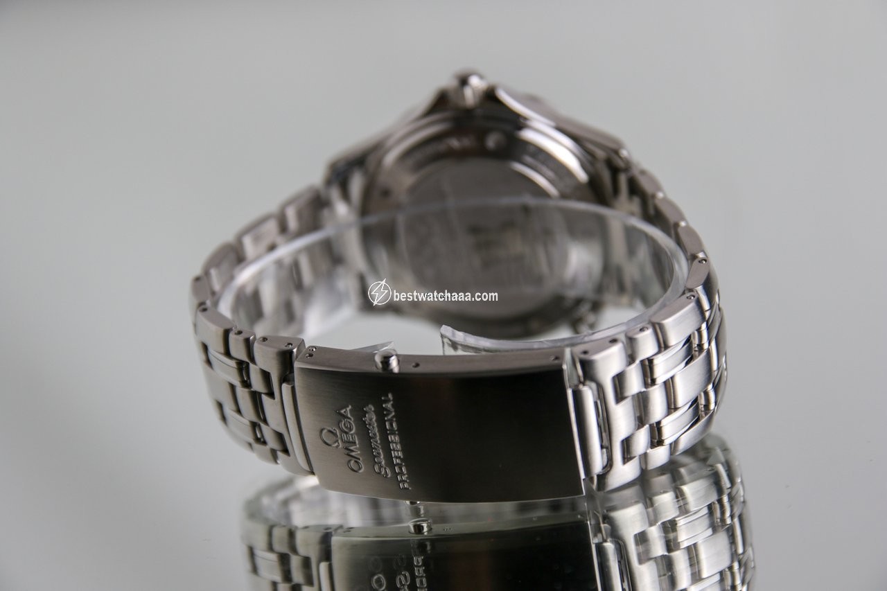 IMG_9081 Omega Seamaster Diver 300 M Mens watch Unisex Automatic Steel 212.30.41.20.04.001 Replica 7