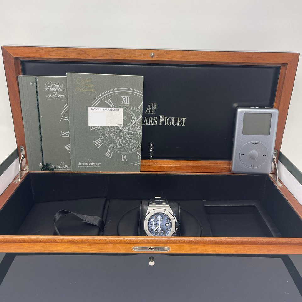 IMG_9081 Audemars Piguet Royal Oak Offshore Chronograph Mens watch Unisex Automatic Platinum 26055PT.OO.D028CR.01 Replica 8
