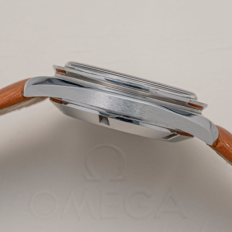 IMG_9081 Omega Speedmaster Broad Arrow Mens watch Unisex Automatic Steel 38512012 Replica 8