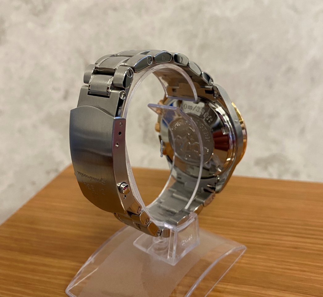 IMG_9081 Omega Speedmaster Day Date Mens watch Unisex Automatic Gold Steel 323.21.40.44.01.001 Replica 8