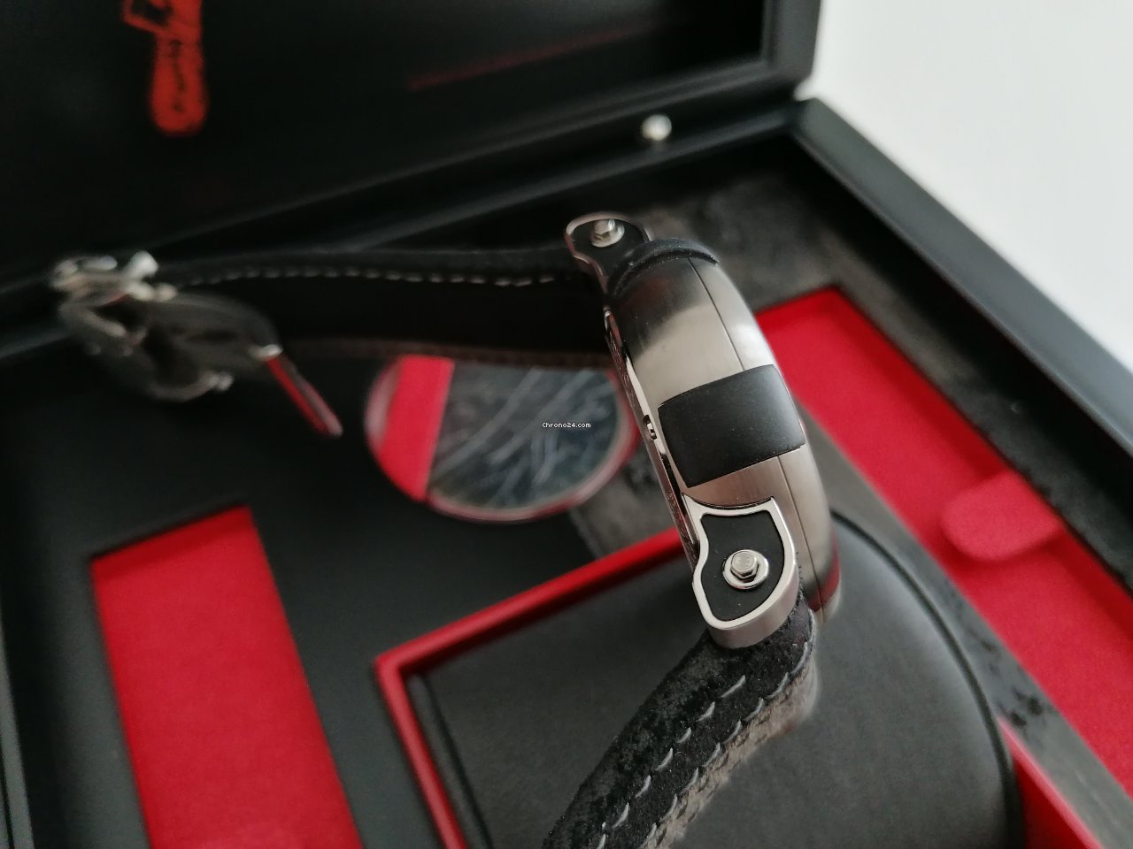 IMG_9081 Romain Jerome Mens watch Unisex Manual winding Titanium 1C45S.TTTR.5023.AR.TWF18 Replica 8