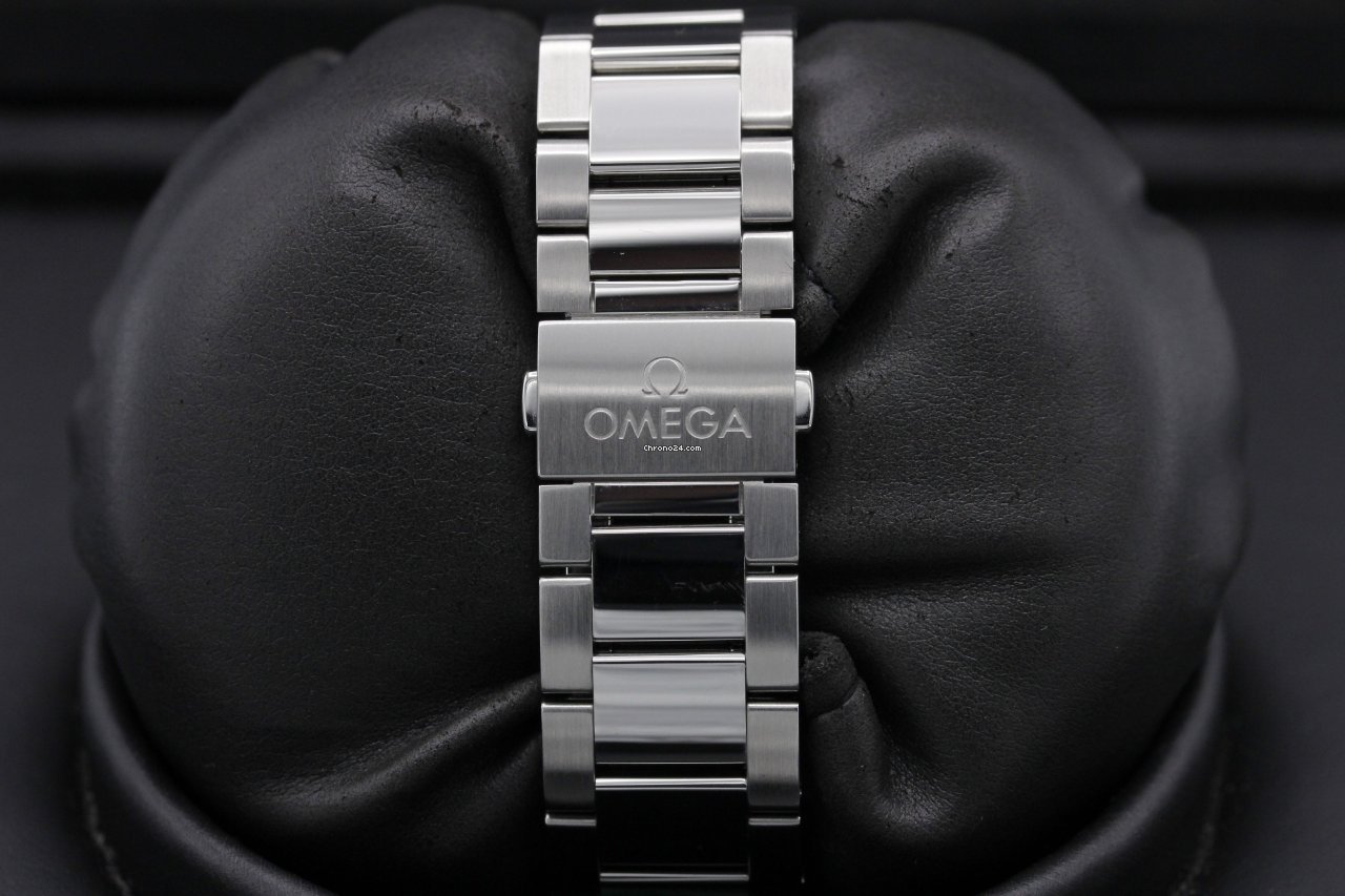 IMG_9081 Omega Seamaster Aqua Terra Steel 220.10.38.20.02.001 Replica 8