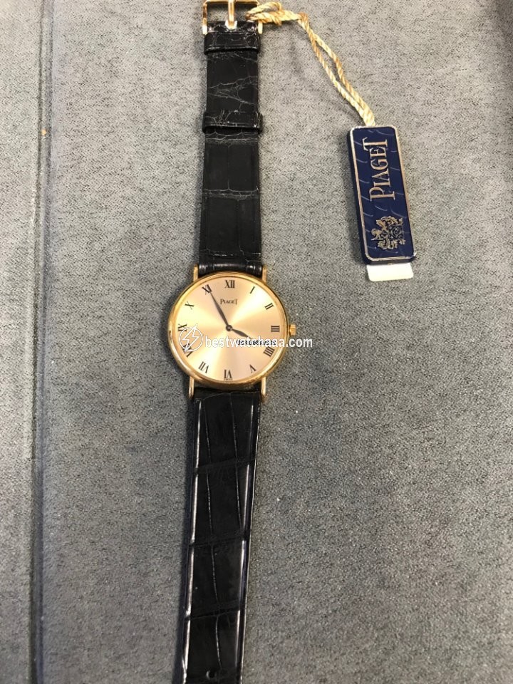 Piaget Mens watch Unisex Quartz Yellow gold 8025M