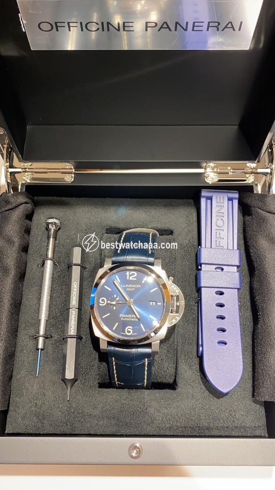 Panerai Luminor 1950 3 Days GMT Automatic Mens watch Unisex Automatic Steel PAM 01033