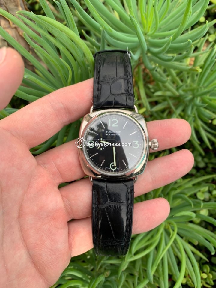Panerai Radiomir Mens watch Unisex Automatic White gold PAM 00062