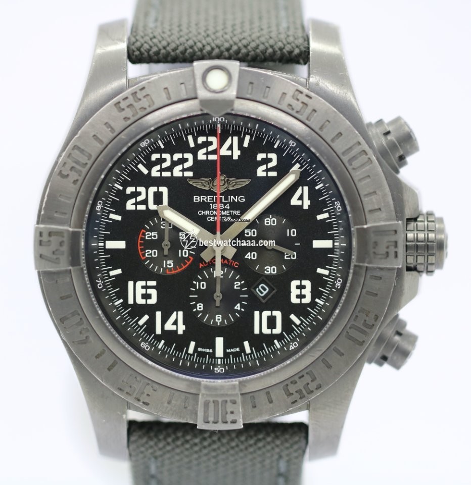 Breitling Super Avenger II Steel M2233010