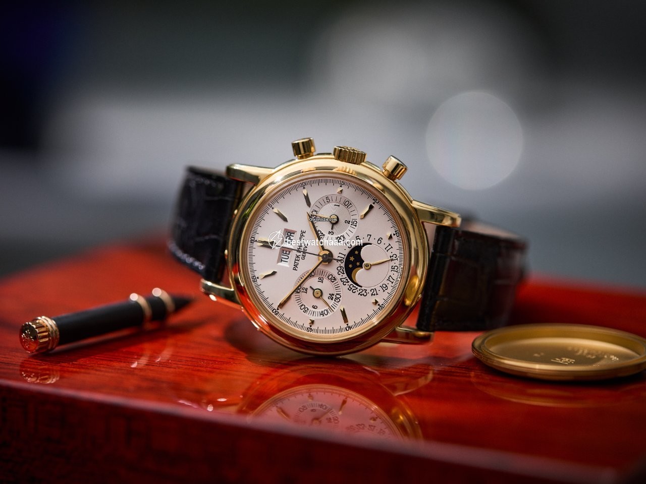 Patek Philippe Perpetual Calendar Chronograph Yellow gold 3970EJ