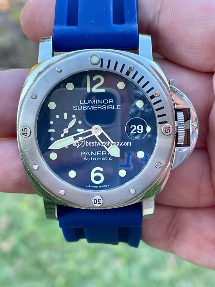 Panerai Luminor Submersible Mens watch Unisex Manual winding Steel PAM00731 PAM 731 PAM731