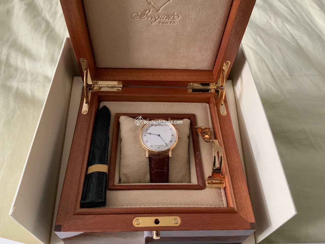 Breguet Classique Mens watch Unisex Automatic Yellow gold 5157BA 11 9V6