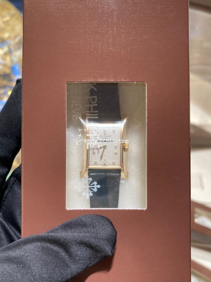 Patek Philippe Pagoda Womens watch Manual winding Yellow gold 4900J