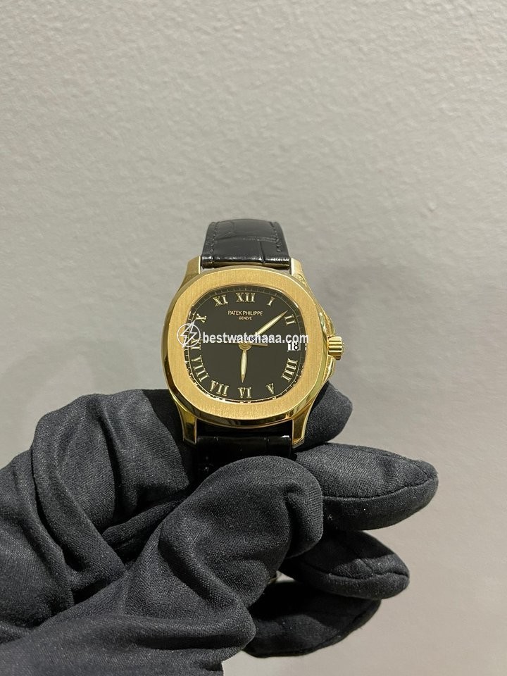 Patek Philippe Aquanaut Mens watch Unisex Automatic Yellow gold 5060